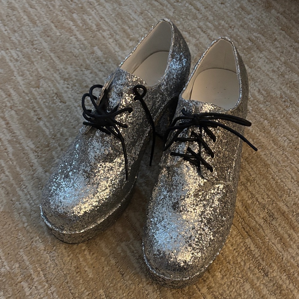 Sparkling Silver platform shoes